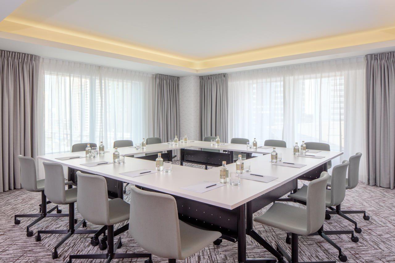 Staybridge Suites Dubai Internet City Екстер'єр фото